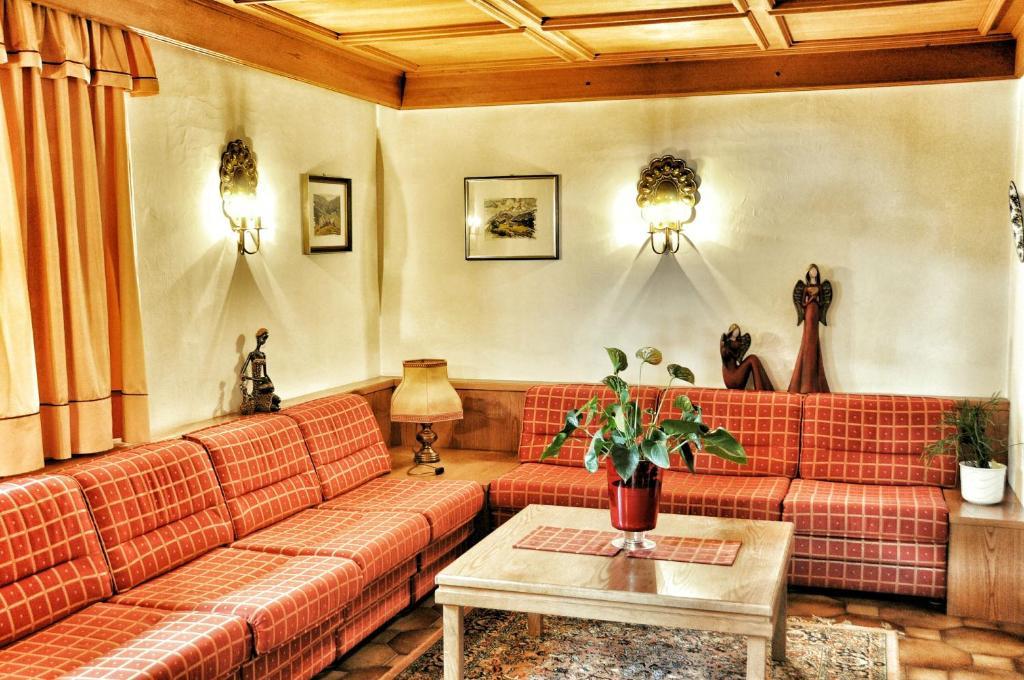 Panorama Garni Ingrid Hotel Dobbiaco Exterior foto